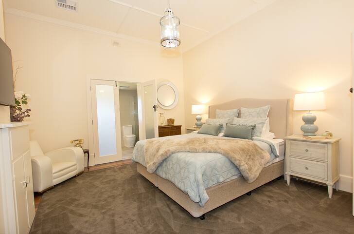 Wilsford House – Barossa History & Modern Elegance gallery image 5