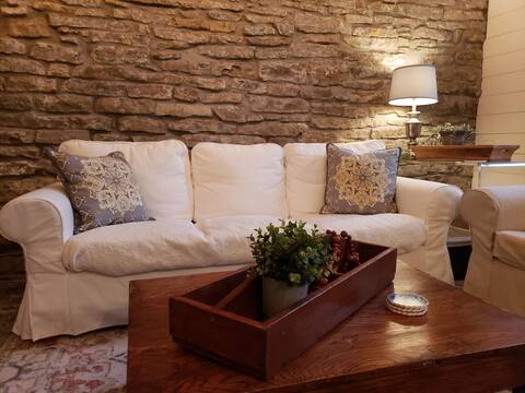 The Snug in the Heart of Downtown Northfield