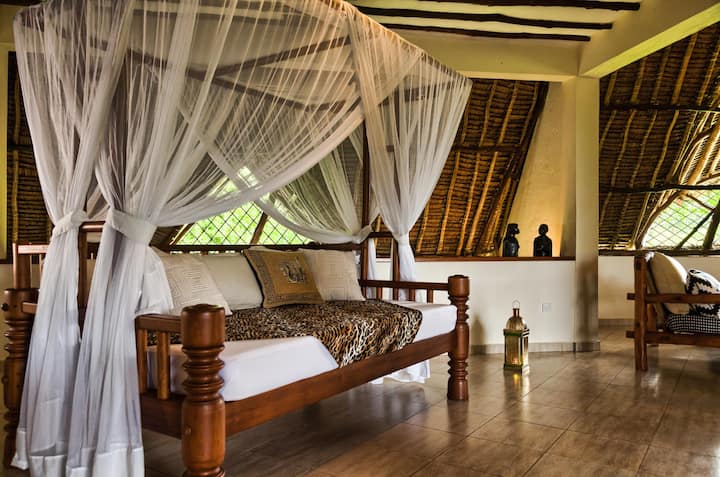 Villa Kapungu With Private Chef, Xxl Pool & Garden - Kenya