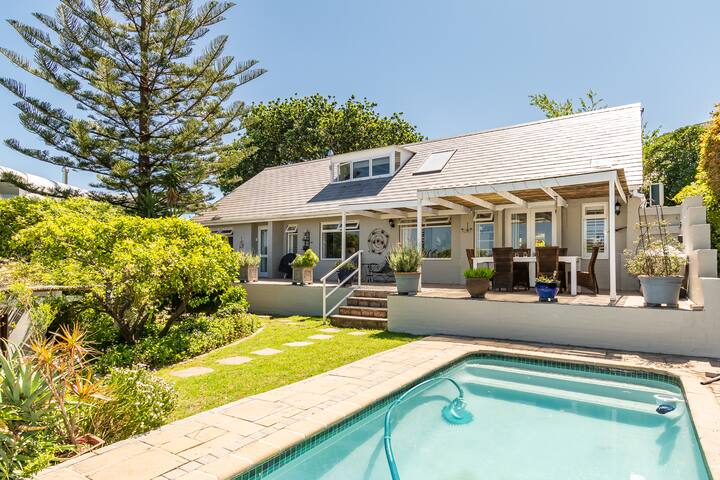 Holiday Heaven – Views forever, sleeps 5 gallery image 2