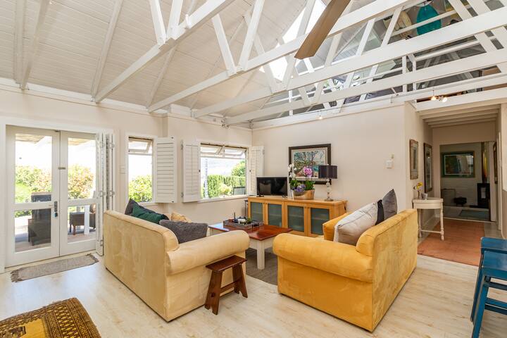 Holiday Heaven – Views forever, sleeps 5 gallery image 5