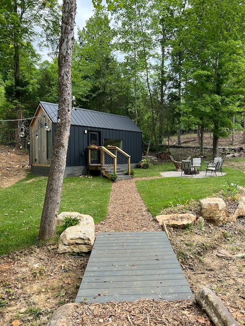 Secluded Tiny House Farm Stay