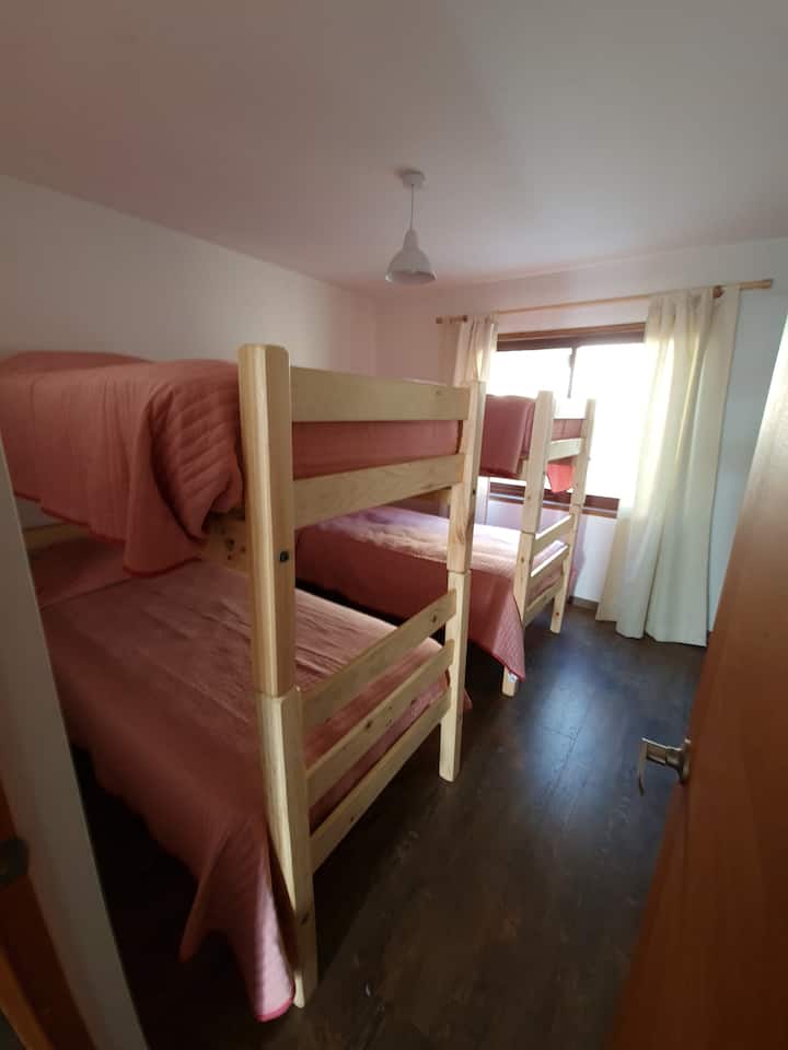 4 dhoma gjumi, kati i parë.