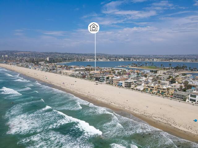 Huge 6/Bed 6/Bath Steps From the Beach gallery image 2