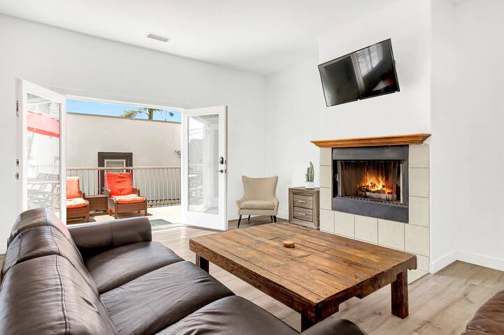 Huge 6/Bed 6/Bath Steps From the Beach gallery image 5