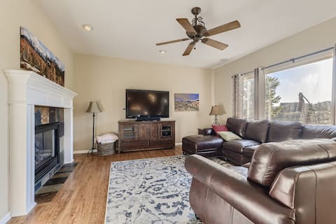 Amazing parker house - dog friendly - private hot tub - pool table