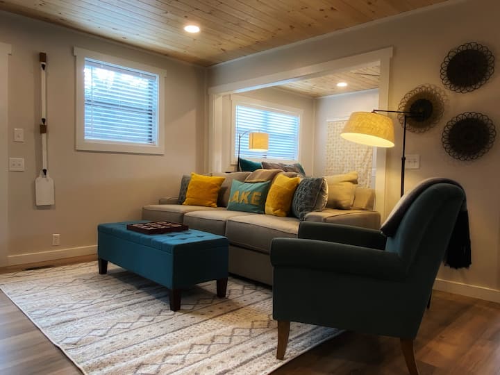 Lake Front Sunset Cottage With Dock & Kayaks - Robbinsville, NC