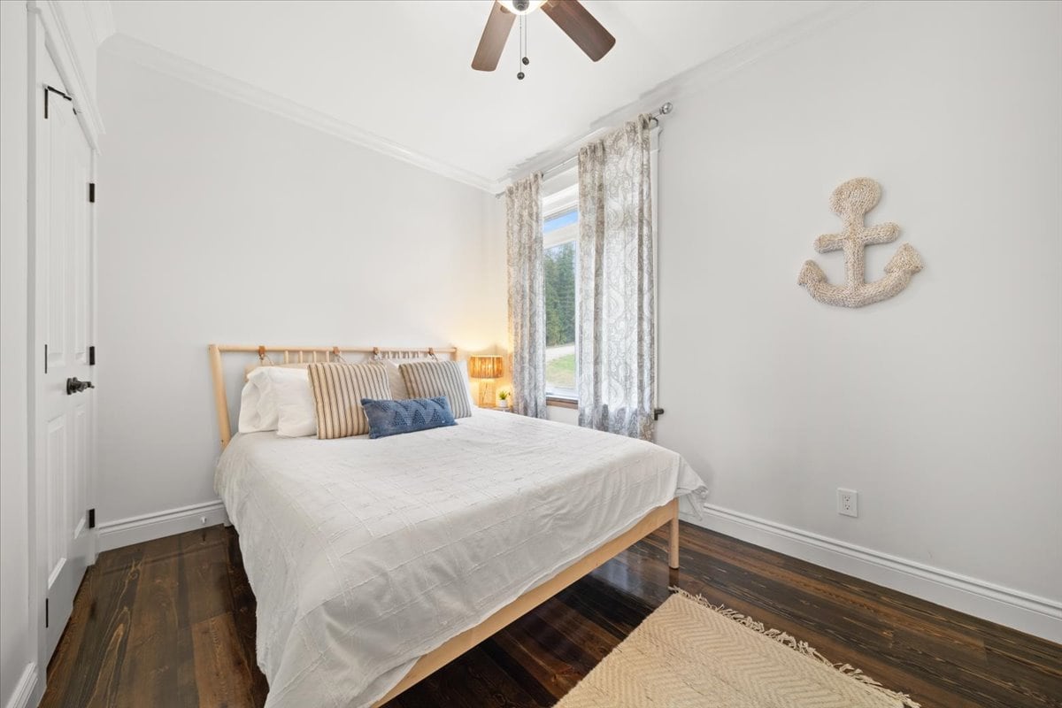 卧室3 （标准双人床）