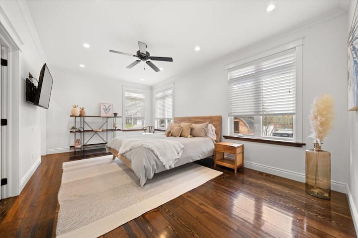 Spálňa 1 (primárna/manželská posteľ)