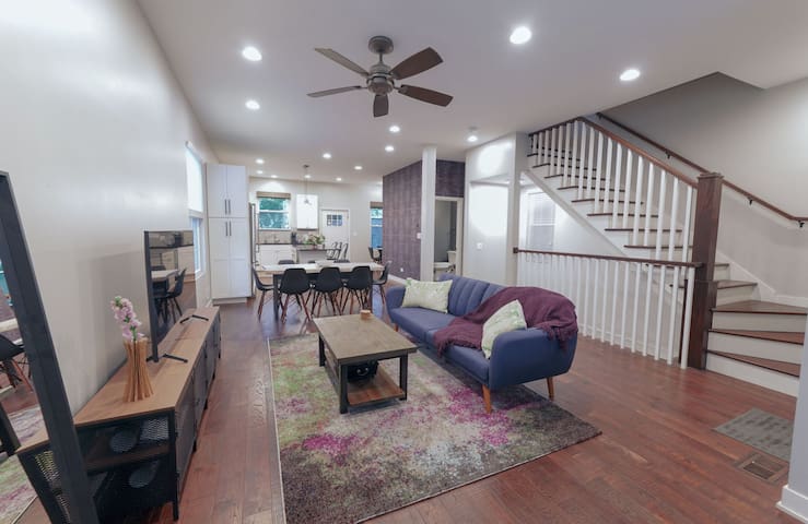 4BR/2.5 Bath in Logan Square