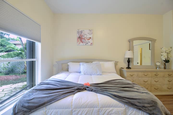 ห้องนอนใหญ่ 1 ห้อง 