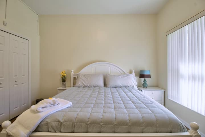 ห้องนอน 2: เตียงคิงไซส์ 1 หลัง