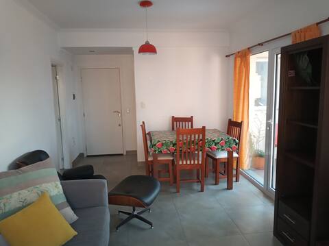 Anuncio de Airbnb popular: A beautiful, centrally located apartment with its own garage en Tandil