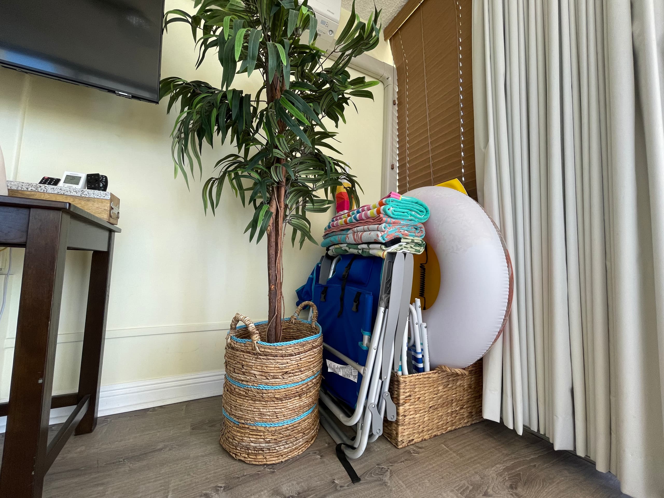 Condo in Honolulu · ★4.75 · 1 bedroom · 2 beds · 1 private bath - Image 4