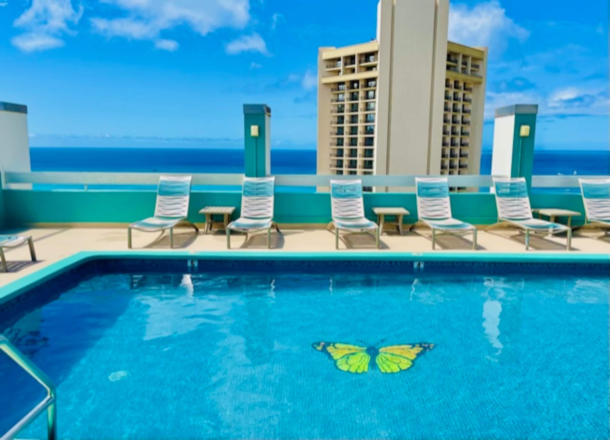 Condo in Honolulu · ★4.75 · 1 bedroom · 2 beds · 1 private bath - Image 20