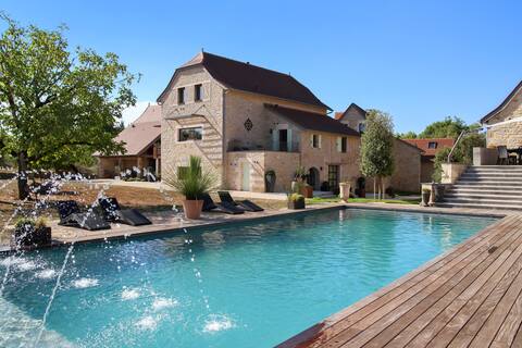 Fully renovated property w heated pool and spa