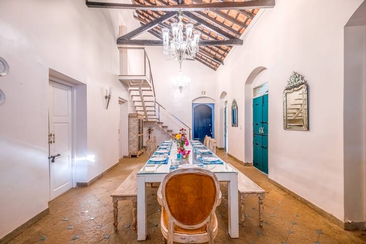 Dining area image 6