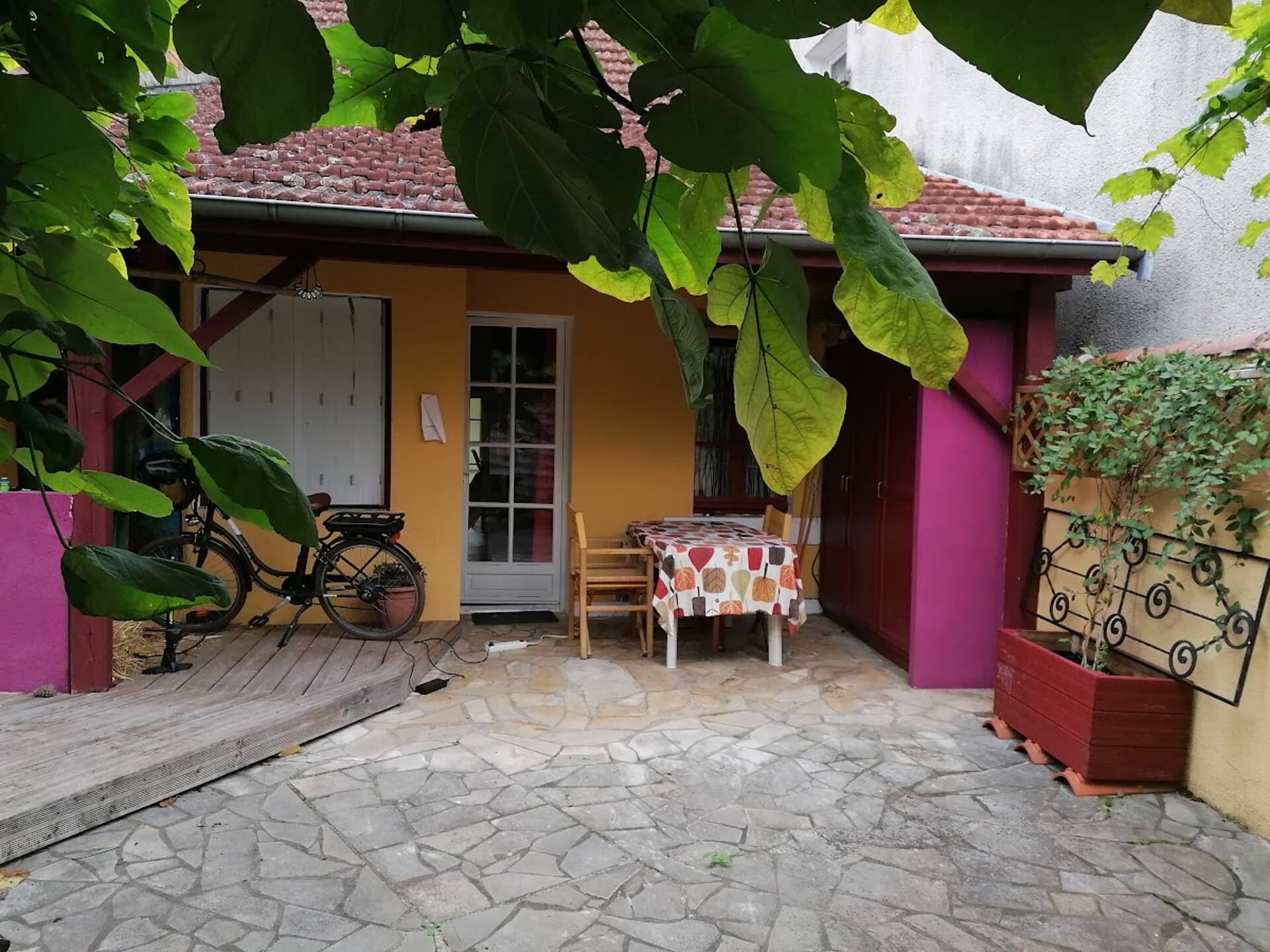 Nice house with terrace in the city center