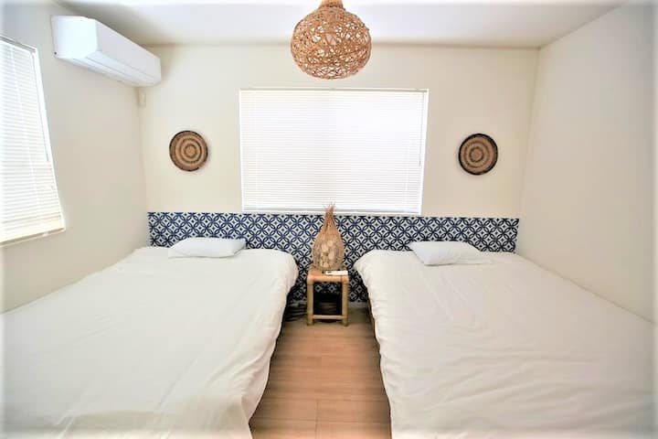 Autumn Okinawa, Denton and Modern!A 45-second walk to the sea!15 seconds on foot at the convenience store!Parking lot 3!The sea road is a 10-minute drive away!