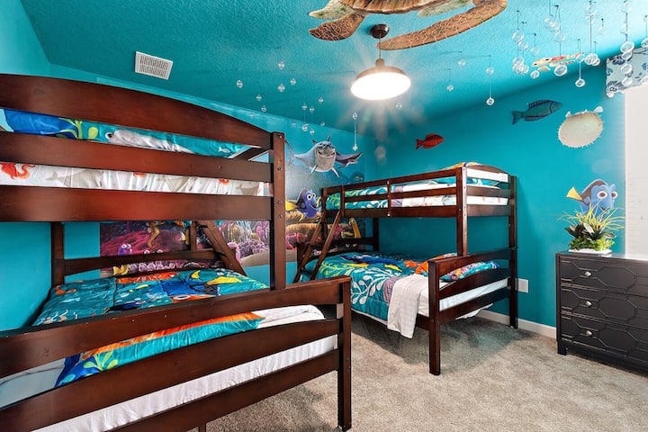 العثور على غرفة ذات طابع خاص في نيمو. سريران توأم وسريران مفردان