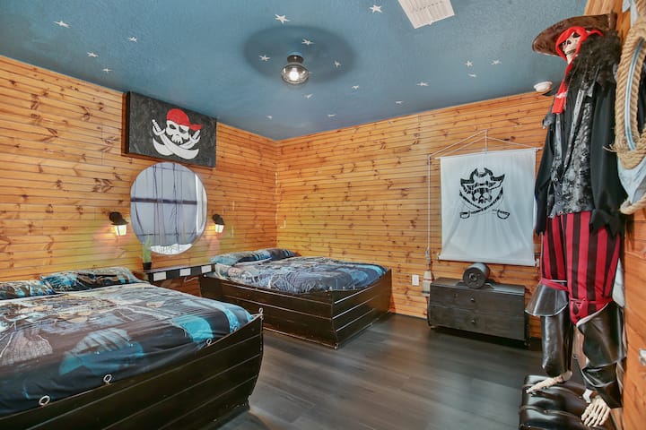 قراصنة الغرفة الكاريبية - سريران مزدوجان