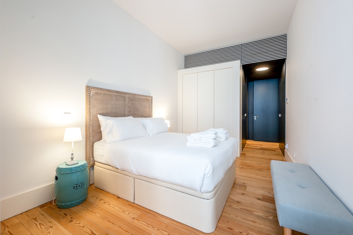 จากนั้นไปที่ห้องนอน