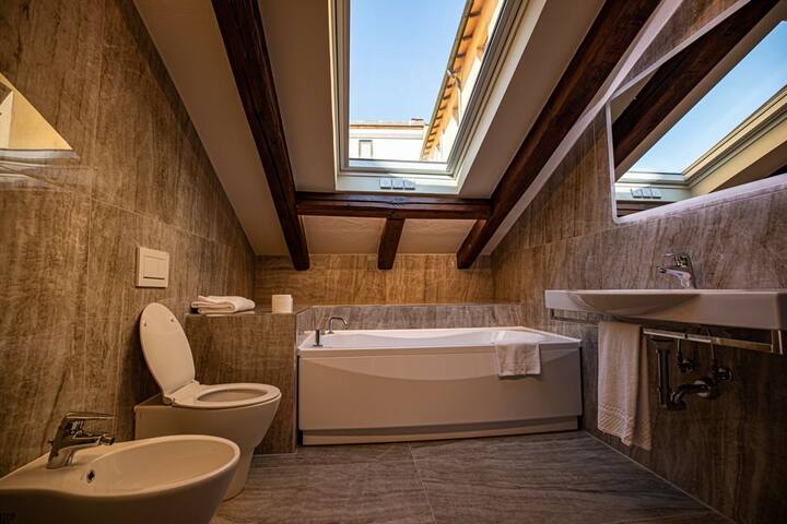 Appartamento unico nel cuore di Bologna gallery image 5