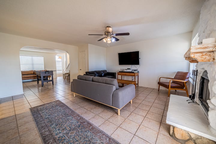 Modern | Huge Beds | Amenities |