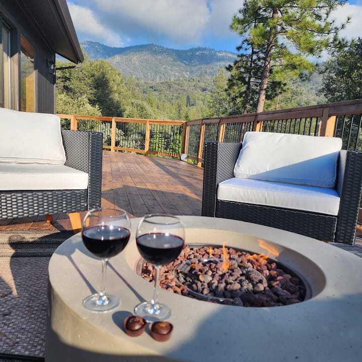 The Knotty Cabin Cabins for Rent in Mariposa, California, United