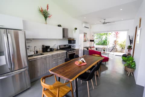 Family friendly open concept house close to beach