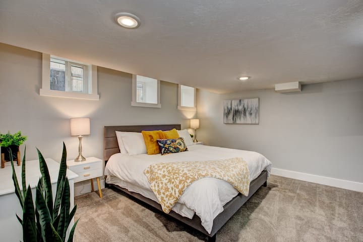 Na prízemí - manželská posteľ