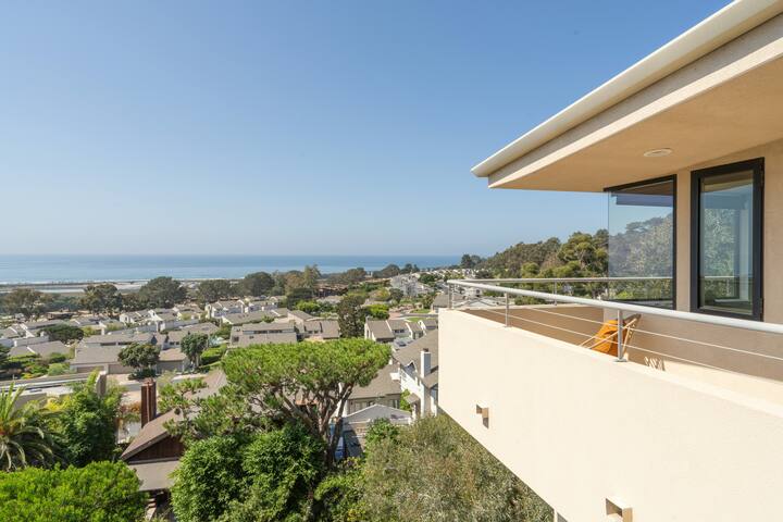 Stunning 5BR Terrace Home | Incredible Ocean Views gallery image 5