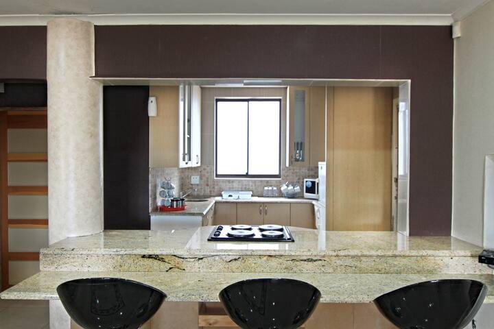 Qamaras Luxurious Self-Catering apartments. Unit 4 gallery image 4