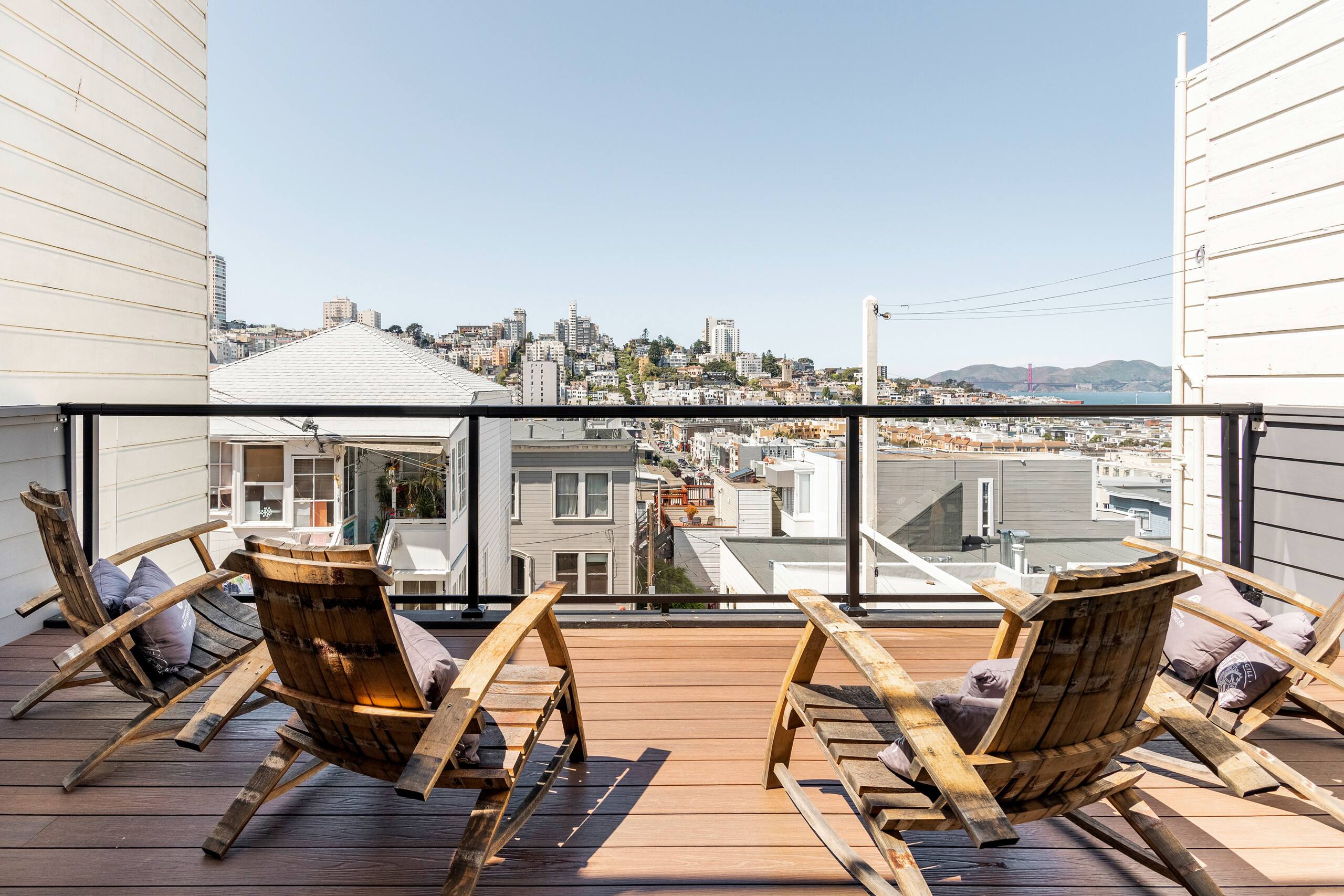 Home in San Francisco · ★4.95 · 2 bedrooms · 2 beds · 3.5 baths - Image 62