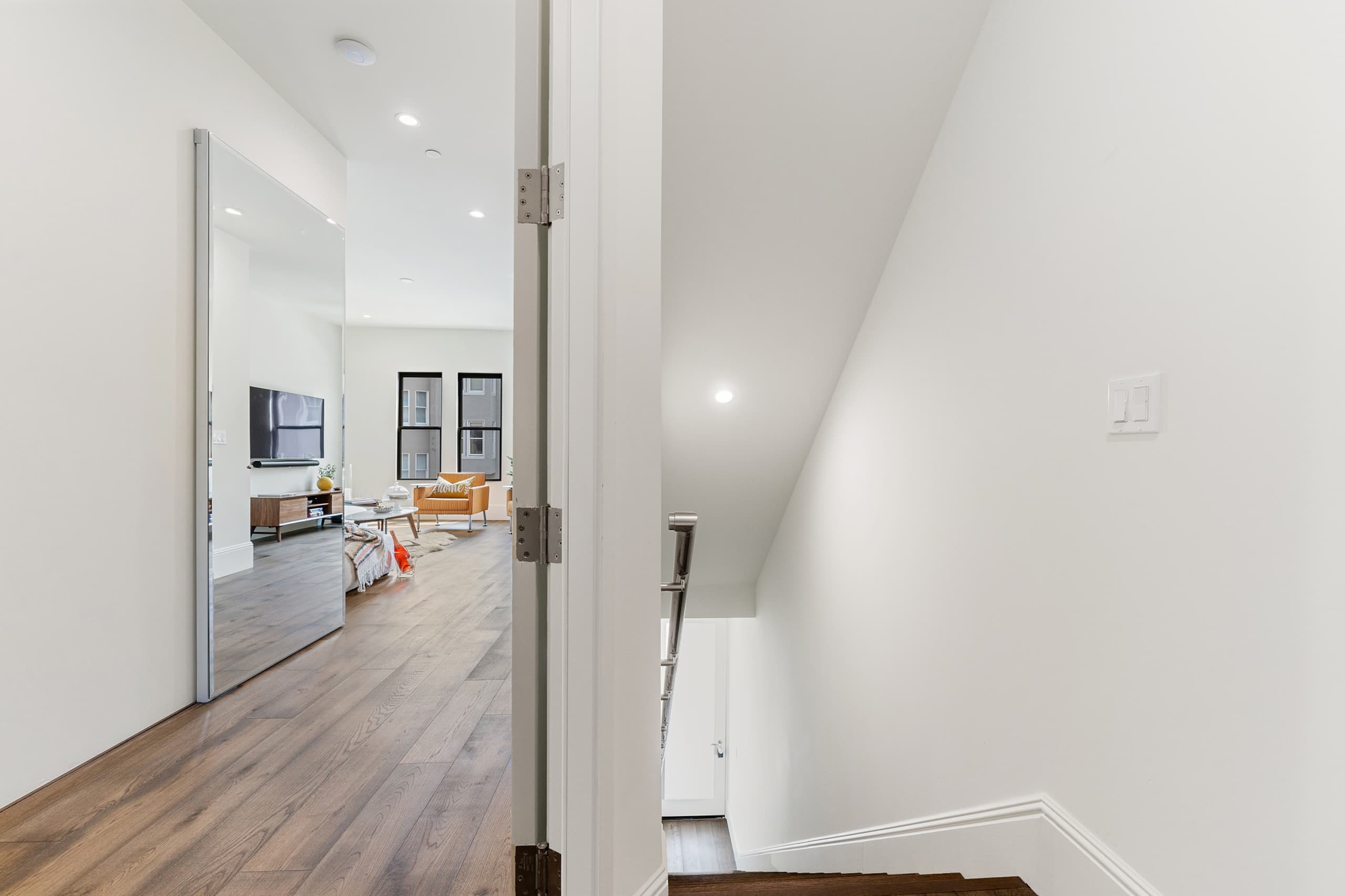Home in San Francisco · ★4.95 · 2 bedrooms · 2 beds · 3.5 baths - Image 14