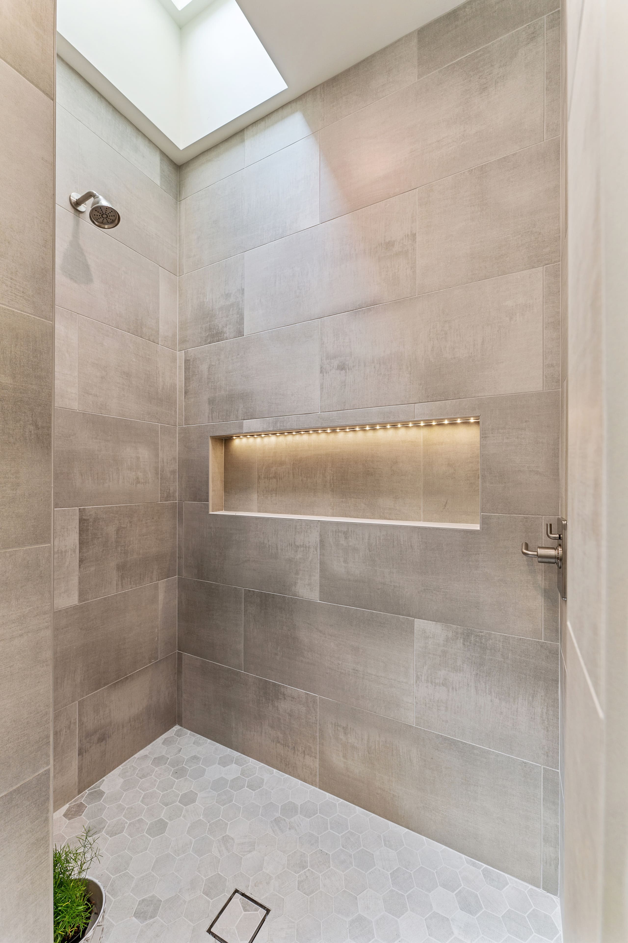 Home in San Francisco · ★4.95 · 2 bedrooms · 2 beds · 3.5 baths - Image 46