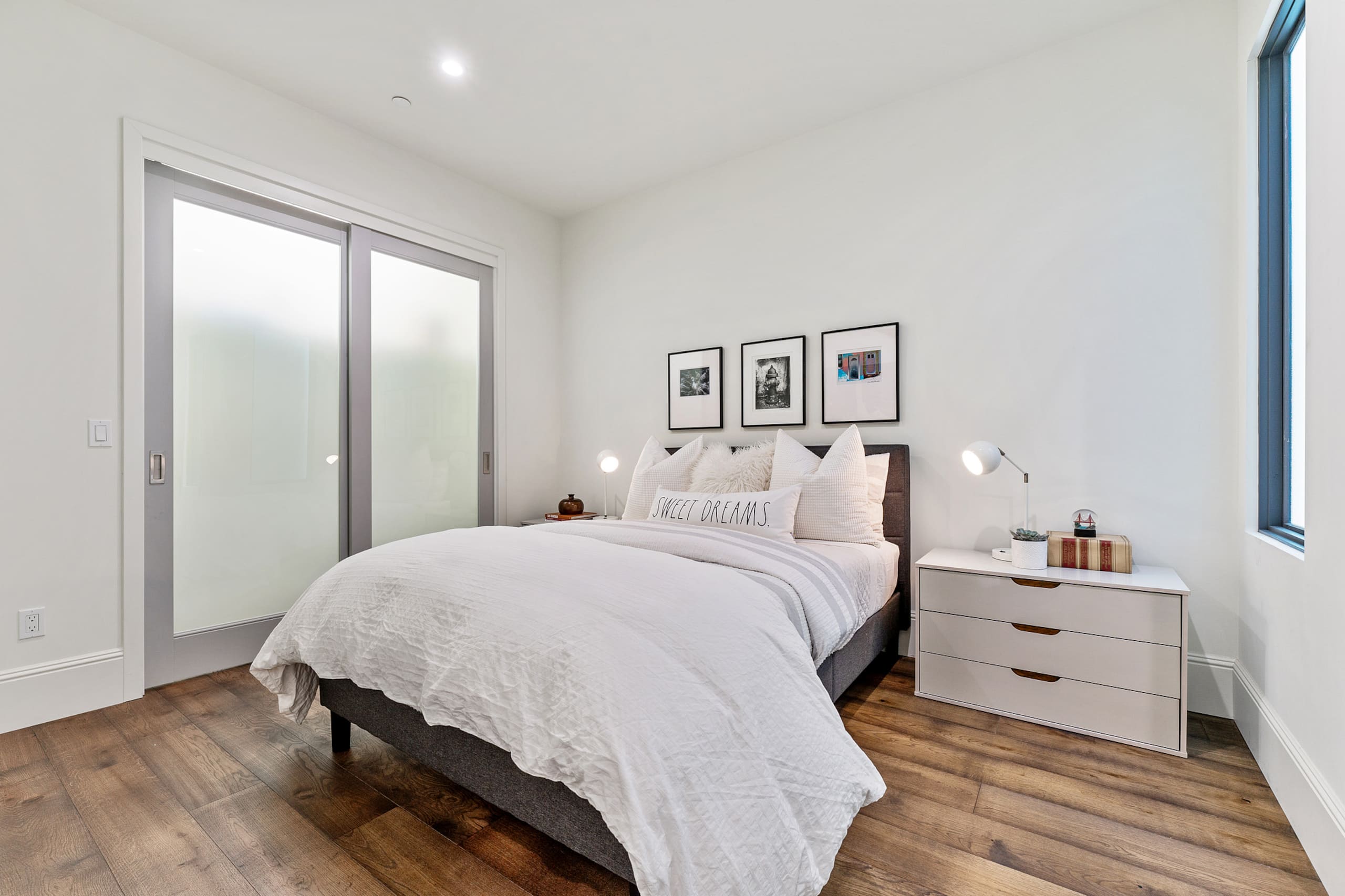 Home in San Francisco · ★4.95 · 2 bedrooms · 2 beds · 3.5 baths - Image 52
