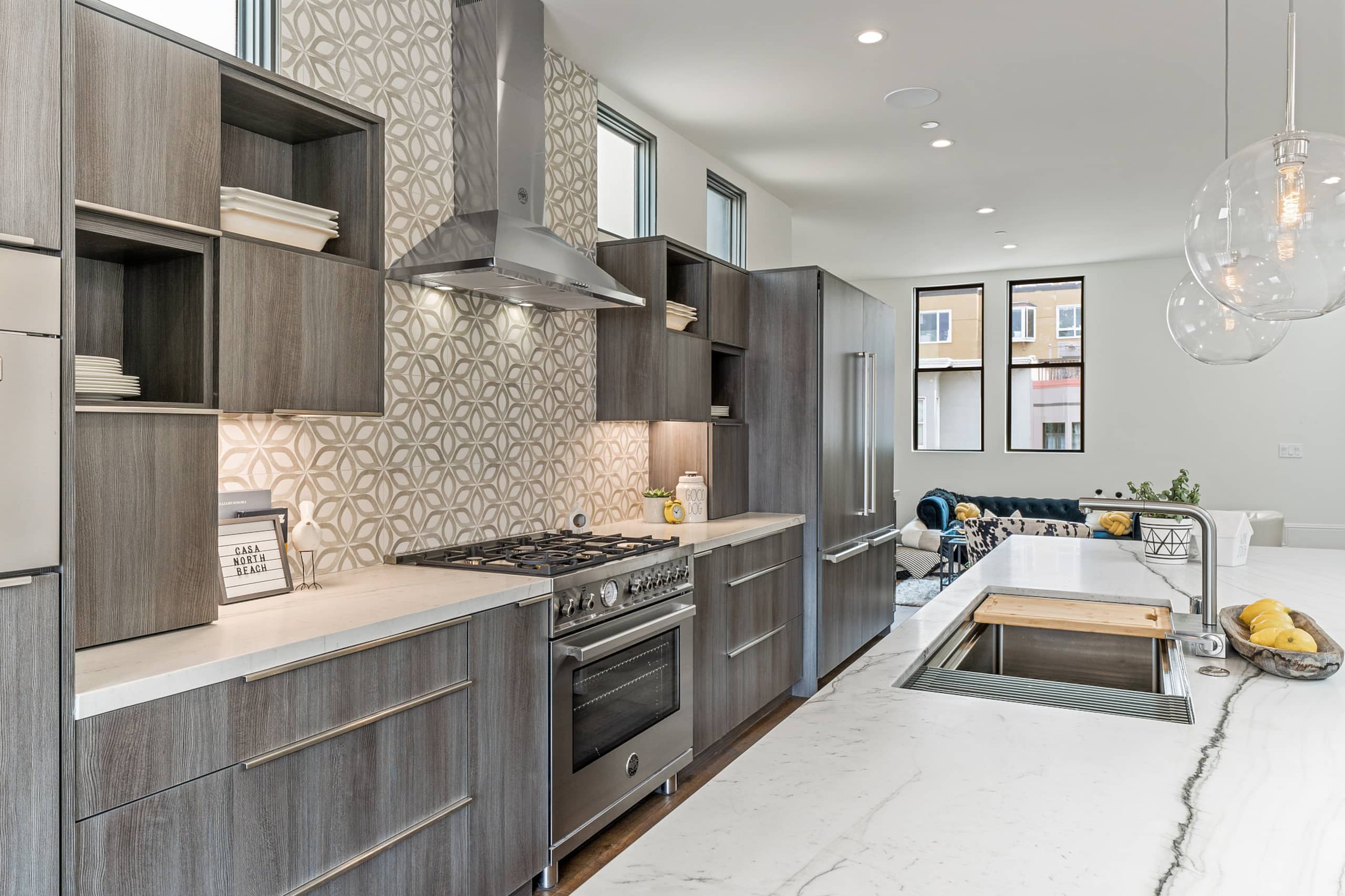 Home in San Francisco · ★4.95 · 2 bedrooms · 2 beds · 3.5 baths - Image 17