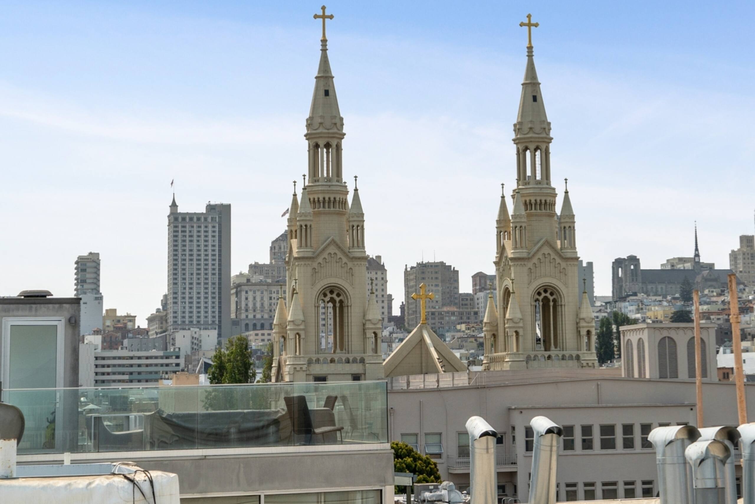 Home in San Francisco · ★4.95 · 2 bedrooms · 2 beds · 3.5 baths - Image 81