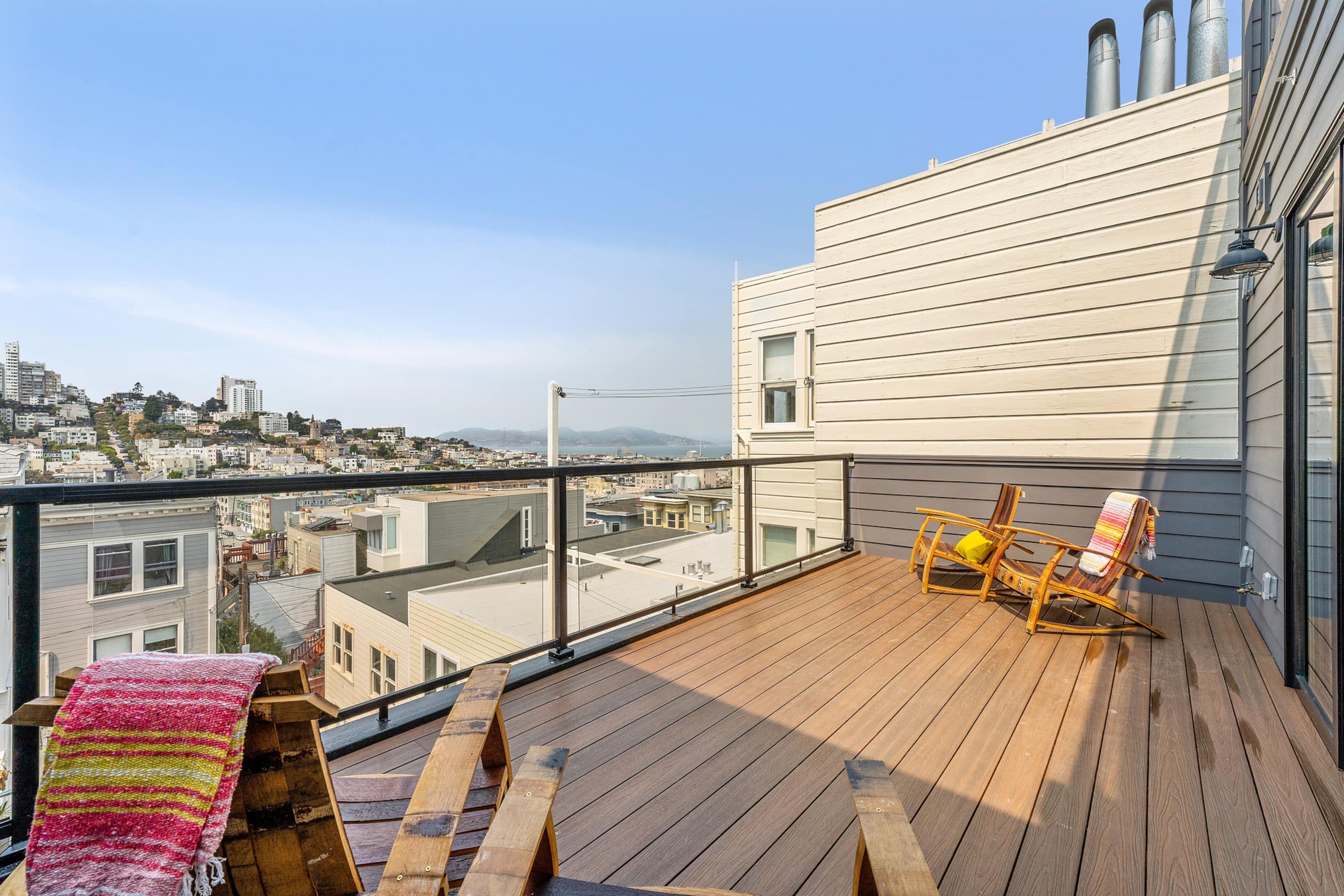 Home in San Francisco · ★4.95 · 2 bedrooms · 2 beds · 3.5 baths - Image 59