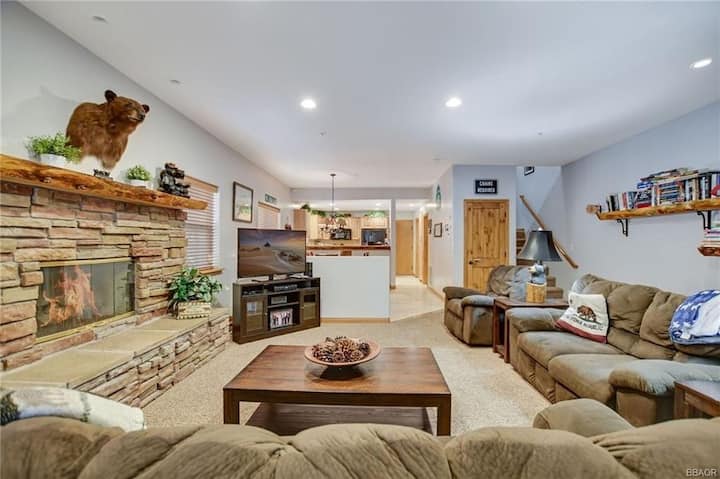 Snow Summit 3 Bedroom Getaway With Full Amenities! - ビッグ・ベアー・レイク, CA