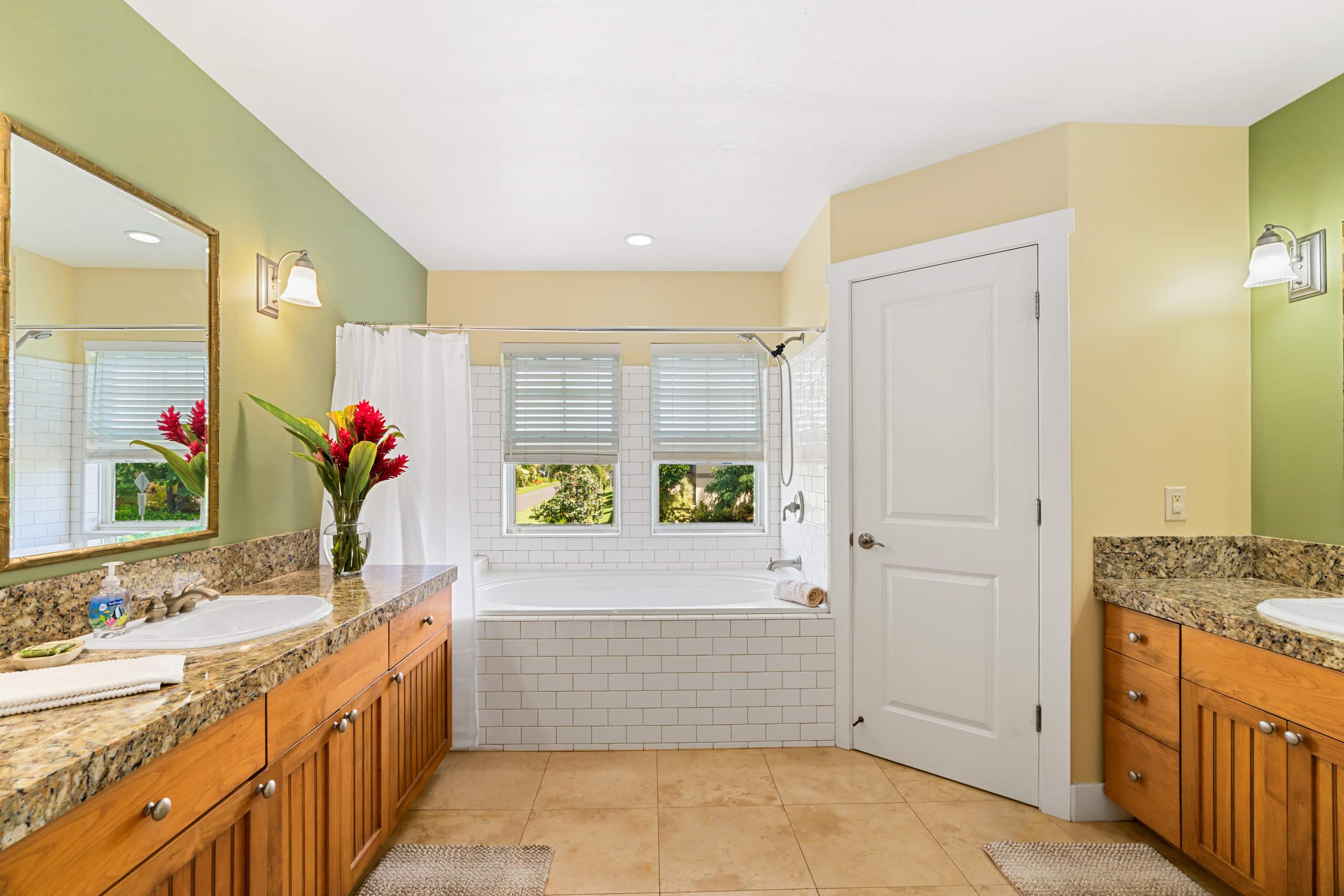Townhouse in Princeville · ★5.0 · 3 bedrooms · 3 beds · 3 baths - Image 11