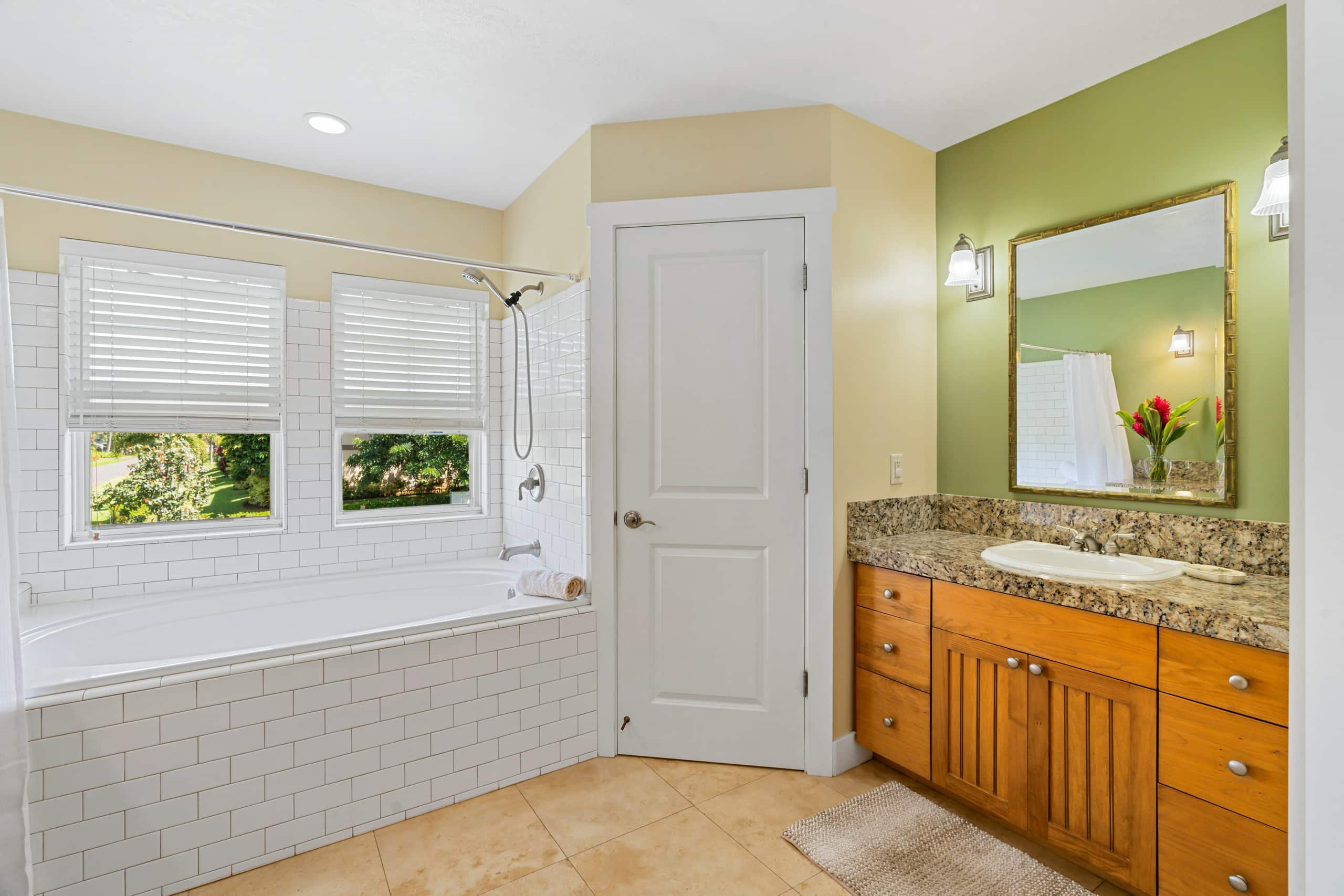 Townhouse in Princeville · ★5.0 · 3 bedrooms · 3 beds · 3 baths - Image 12