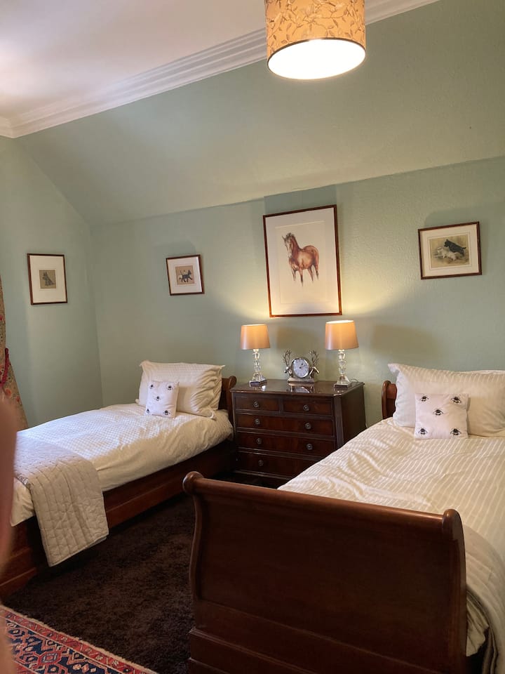 Ორსაძინებლიანი. 