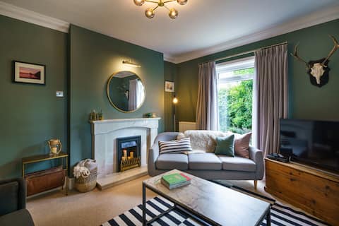 Spacious Seaside Family Home - Sleeps 15(9 adults)