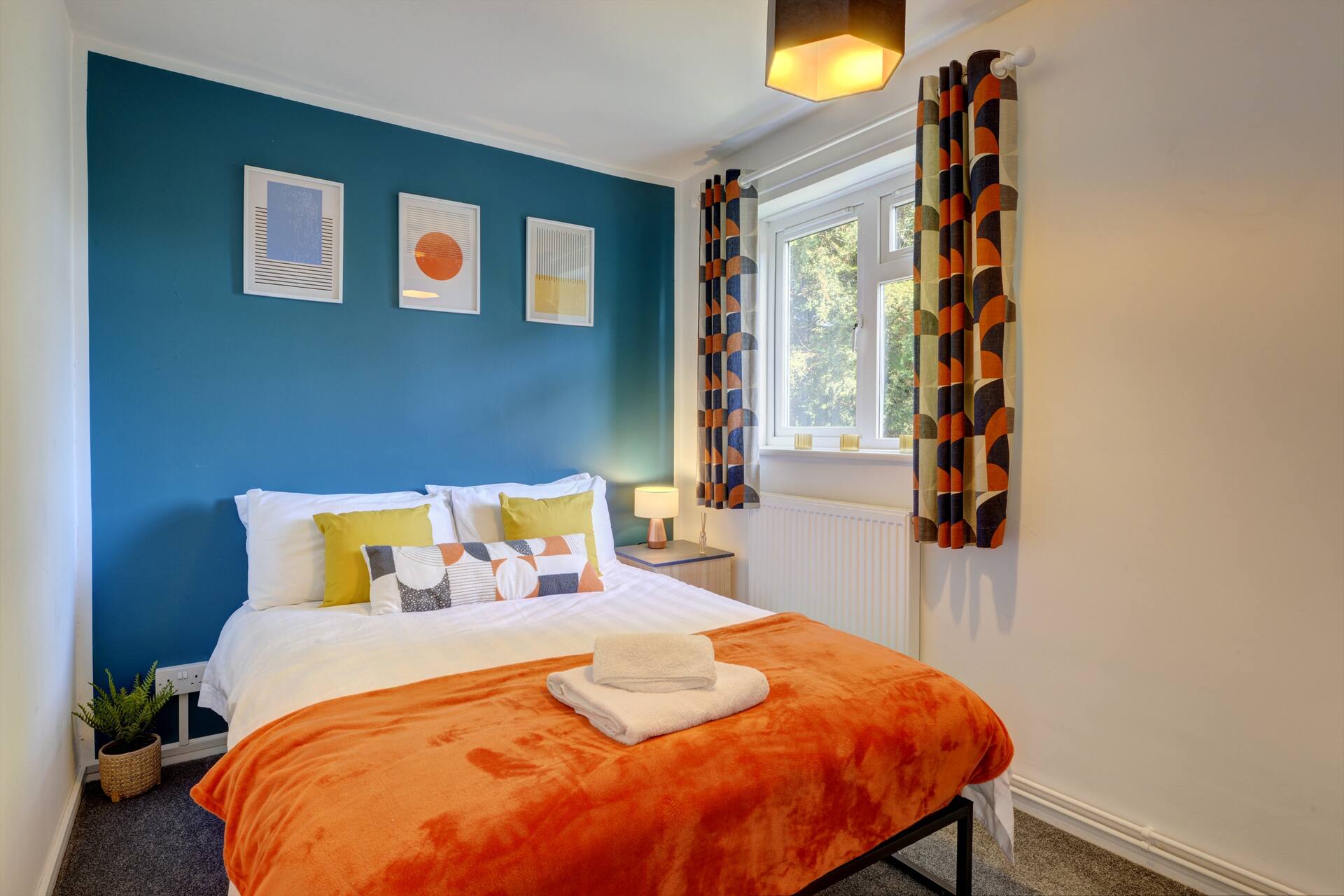 2-Bed Apartment near Leamington Spa & M40 sleeps 5