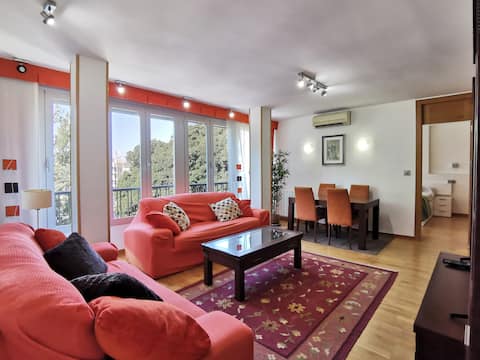 Penthouse with terrace and garage. Bright and very spacious.