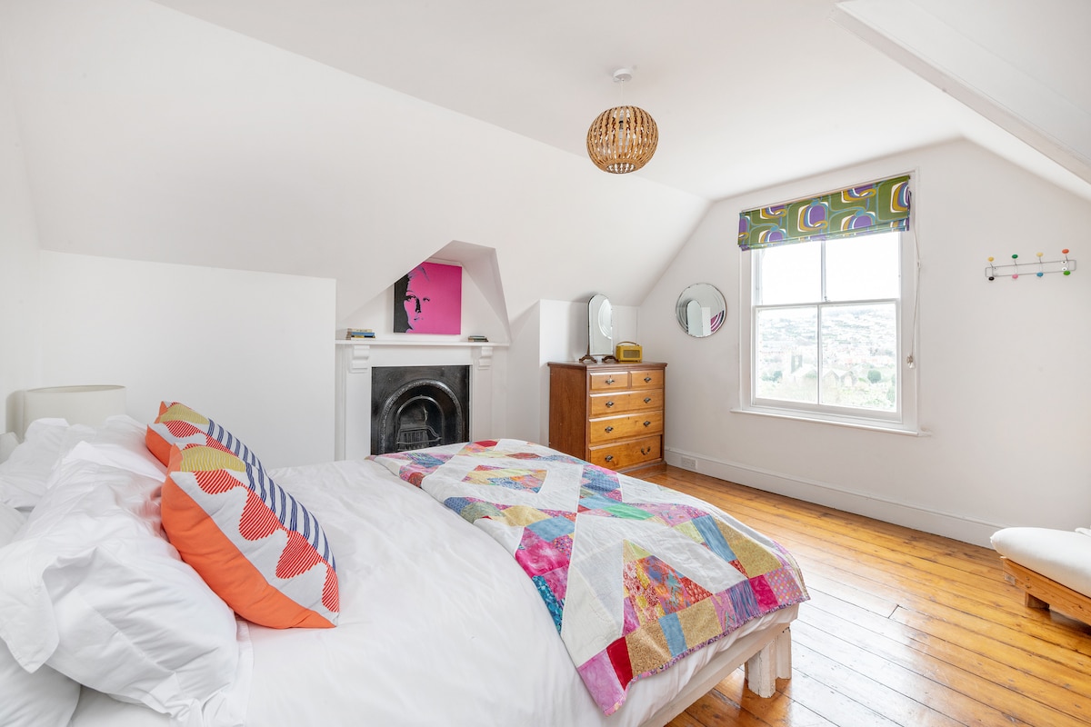 Bedroom 5 ( Double )