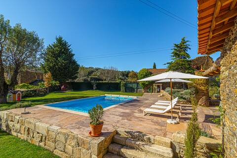 Charming countryside house with 4 bedroom and pool