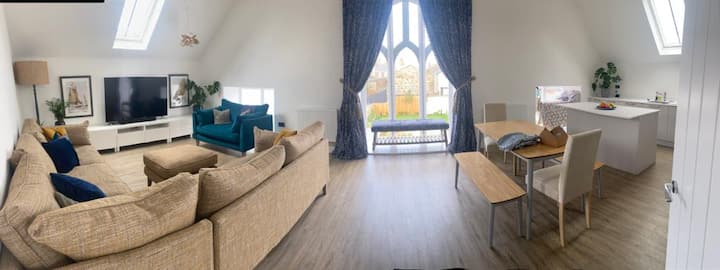 Stunning Brand New 2 Bedroom Penthouse Apartment. - Broadstairs